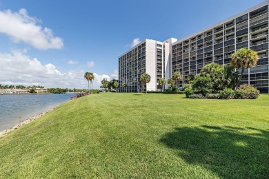 WATERFRONT LUXURY LIVING AT GOVERNOR'S POINTESpectacular on North Palm Beach Country Club in Florida - for sale on GolfHomes.com, golf home, golf lot