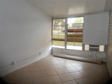 A must see 3/2 split floor plan home providing 1,568 sq ft of on Brookridge Country Club in Florida - for sale on GolfHomes.com, golf home, golf lot