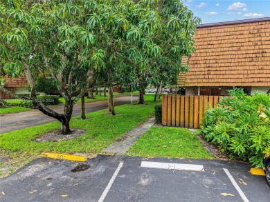Step into this well maintained 3BR/2BA townhouse perfectly on Pine Island Ridge Country Club in Florida - for sale on GolfHomes.com, golf home, golf lot