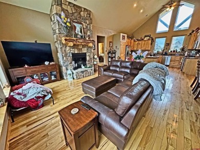 Suzy Woodward, Team Murphy Realty, C: , suzy,  : Beautiful Home on Rio Grande Golf Club in Colorado - for sale on GolfHomes.com, golf home, golf lot