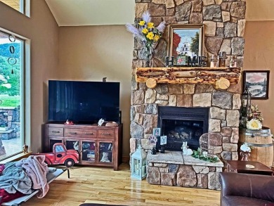 Suzy Woodward, Team Murphy Realty, C: , suzy,  : Beautiful Home on Rio Grande Golf Club in Colorado - for sale on GolfHomes.com, golf home, golf lot