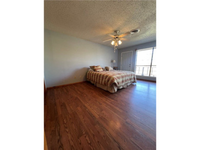 Spacious 2 story home has a great view of the local Municipal on Alice Municipal Golf Course in Texas - for sale on GolfHomes.com, golf home, golf lot