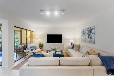 Don't miss out on this lovely 2 bedroom, 2 bath condo in the on Jonathans Landing Golf Club in Florida - for sale on GolfHomes.com, golf home, golf lot