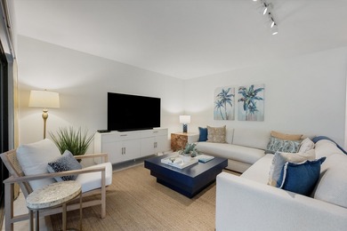 Don't miss out on this lovely 2 bedroom, 2 bath condo in the on Jonathans Landing Golf Club in Florida - for sale on GolfHomes.com, golf home, golf lot