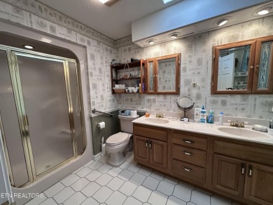 Beautiful brick 3 bedroom, 3 bathroom home in sought-after on Druid Hills Golf Club in Tennessee - for sale on GolfHomes.com, golf home, golf lot