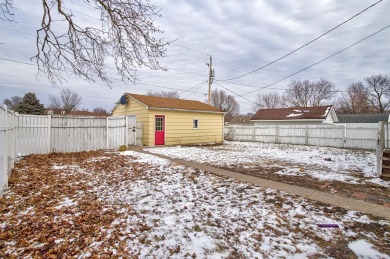 This 3 bedroom, 1.5 bath, beauty has 2,099 sf of finished living on Cedar Pointe Golf Course in Iowa - for sale on GolfHomes.com, golf home, golf lot