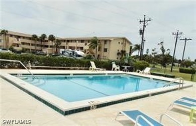 55+ Community. Lovely condo for sale: 2 bedrooms, 2 bathrooms on Lehigh Resort Club in Florida - for sale on GolfHomes.com, golf home, golf lot