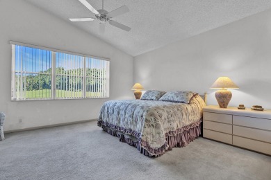 Opportunity awaits in this 3 bedroom, 2 bathroom single-family on  in Florida - for sale on GolfHomes.com, golf home, golf lot