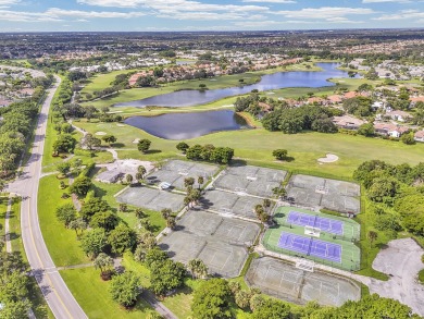Opportunity awaits in this 3 bedroom, 2 bathroom single-family on  in Florida - for sale on GolfHomes.com, golf home, golf lot