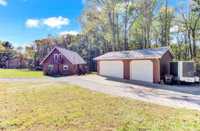 Welcome to your Lake Mohawk retreat! This stylishly remodeled on Lake Mohawk Golf Club in Ohio - for sale on GolfHomes.com, golf home, golf lot