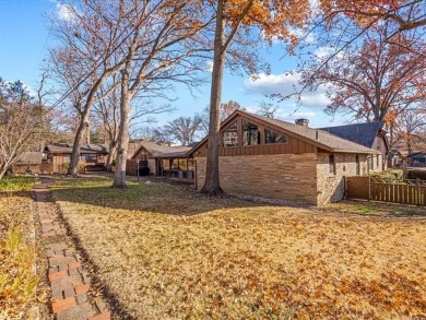 This stunning one level home in Hillcrest Heights has been named on Hillcrest Country Club in Oklahoma - for sale on GolfHomes.com, golf home, golf lot