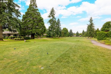 immaculate condo located in Charbonneau Village. This property on Charbonneau Golf Club in Oregon - for sale on GolfHomes.com, golf home, golf lot