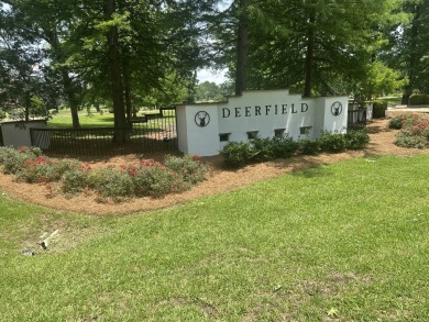 Welcome to this beautifully laid-out 2-bedroom, 2-bathroom home on Colonial Country Club Deerfield in Mississippi - for sale on GolfHomes.com, golf home, golf lot