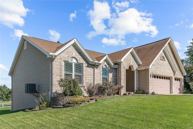 Welcome to this stunning atrium ranch in the sought-after Turtle on The Falls Golf Club in Missouri - for sale on GolfHomes.com, golf home, golf lot