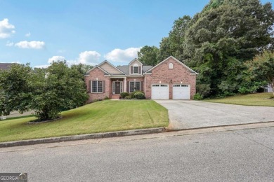 Charming 3 bedroom, 2.5 bath ranch on full unfinished basement on Mirror Lake Golf Club in Georgia - for sale on GolfHomes.com, golf home, golf lot