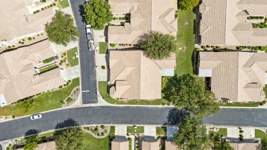 Beautiful villa on a corner greenbelt lot in Oakwood. Bright and on Oakwood Golf Club  in Arizona - for sale on GolfHomes.com, golf home, golf lot
