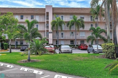 Bring your buyers to this very well maintained condo in Phase 4 on Sunrise Lakes Phase IV Golf Course in Florida - for sale on GolfHomes.com, golf home, golf lot