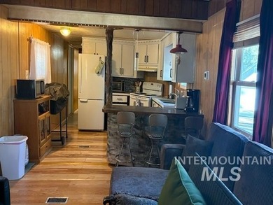 Wow! Live at a resort and vacation every day at Terrace Lakes on Terrace Lakes Golf Resort in Idaho - for sale on GolfHomes.com, golf home, golf lot