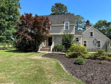 Come take a look at this beautiful home on Santee National Golf on Santee National Golf Course in South Carolina - for sale on GolfHomes.com, golf home, golf lot