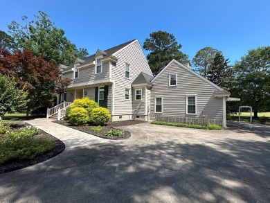 Come take a look at this beautiful home on Santee National Golf on Santee National Golf Course in South Carolina - for sale on GolfHomes.com, golf home, golf lot