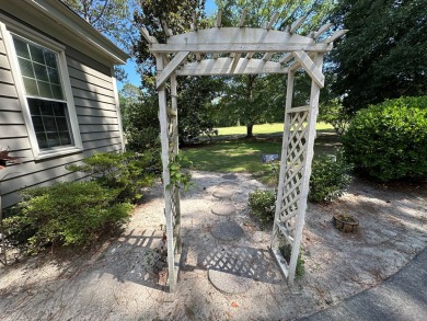 Come take a look at this beautiful home on Santee National Golf on Santee National Golf Course in South Carolina - for sale on GolfHomes.com, golf home, golf lot