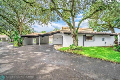 This stunning 2-bedroom, 2-bath villa in the desirable Emerald on The Club at Emerald Hills in Florida - for sale on GolfHomes.com, golf home, golf lot