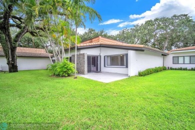 This stunning 2-bedroom, 2-bath villa in the desirable Emerald on The Club at Emerald Hills in Florida - for sale on GolfHomes.com, golf home, golf lot