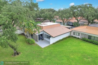 This stunning 2-bedroom, 2-bath villa in the desirable Emerald on The Club at Emerald Hills in Florida - for sale on GolfHomes.com, golf home, golf lot