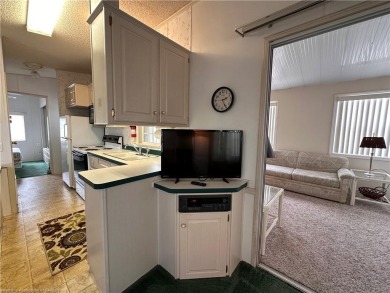 LOOK NO FURTHER!!  ESCAPE THE HUSTLE AND BUSTLE OF BIG CITY on Bluffs Golf Course in Florida - for sale on GolfHomes.com, golf home, golf lot