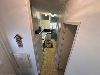 LOOK NO FURTHER!!  ESCAPE THE HUSTLE AND BUSTLE OF BIG CITY on Bluffs Golf Course in Florida - for sale on GolfHomes.com, golf home, golf lot