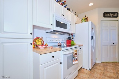 Top floor 3 bedroom condo located in Lexington Country Club's on Lexington Country Club in Florida - for sale on GolfHomes.com, golf home, golf lot