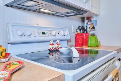 Top floor 3 bedroom condo located in Lexington Country Club's on Lexington Country Club in Florida - for sale on GolfHomes.com, golf home, golf lot