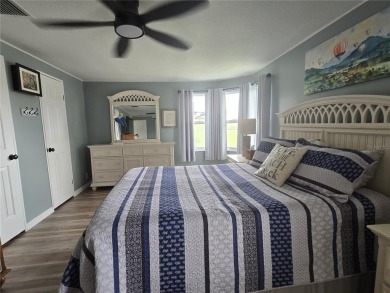FULLY RENOVATED HOME in ZELLWOOD STATION, 2 bedrooms, 2 baths on Zellwood Station Country Club in Florida - for sale on GolfHomes.com, golf home, golf lot