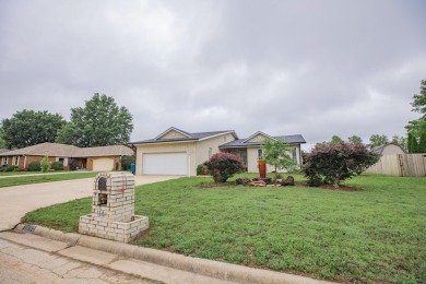 Here's your chance to get into one of Bolivar's most loved on Boliver Municipal Golf Course  in Missouri - for sale on GolfHomes.com, golf home, golf lot