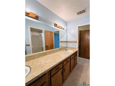 This home offers an ideal size and location for those who on Chaparral Country Club in New Mexico - for sale on GolfHomes.com, golf home, golf lot