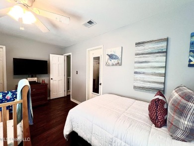 Updated End Unit Townhome with additional heated/cooled sq on Diamondhead Country Club in Mississippi - for sale on GolfHomes.com, golf home, golf lot