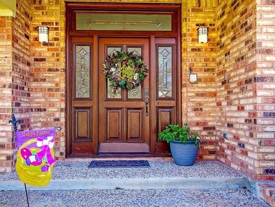 Come see this beautiful Crown Colony home! This home offers on Crown Colony Country Club in Texas - for sale on GolfHomes.com, golf home, golf lot