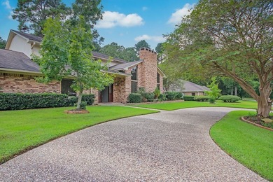 Come see this beautiful Crown Colony home! This home offers on Crown Colony Country Club in Texas - for sale on GolfHomes.com, golf home, golf lot