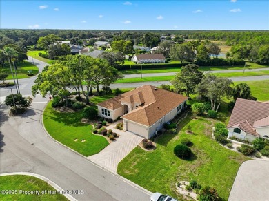 Located in Glen Lakes, this 1998 Addison Osprey home has been on Glen Lakes Country Club in Florida - for sale on GolfHomes.com, golf home, golf lot