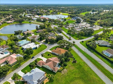 Located in Glen Lakes, this 1998 Addison Osprey home has been on Glen Lakes Country Club in Florida - for sale on GolfHomes.com, golf home, golf lot