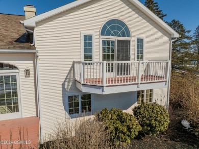 Beautiful 3 bedroom, 4 bath home situated in quiet dead end on Frosty Valley Country Club in Pennsylvania - for sale on GolfHomes.com, golf home, golf lot