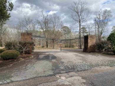 Prime building lot in gated community with Golf course frontage on Pickwick Landing State Park Golf Course in Tennessee - for sale on GolfHomes.com, golf home, golf lot