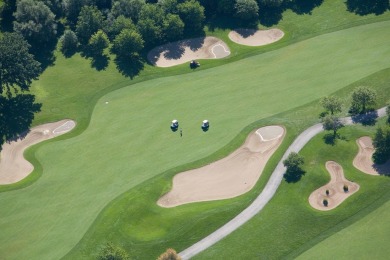 Immaculately maintained and rarely available all-brick RANCH on Ruffled Feathers Golf Club in Illinois - for sale on GolfHomes.com, golf home, golf lot