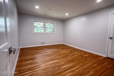 Move right in to this beautifully renovated 4-bedroom, 3 on Hollywood Golf Club in New Jersey - for sale on GolfHomes.com, golf home, golf lot