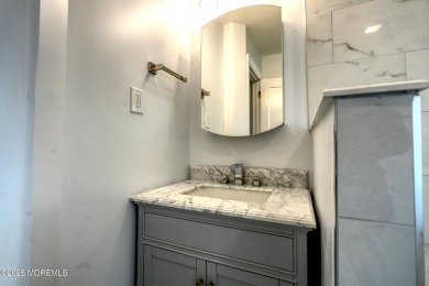 Move right in to this beautifully renovated 4-bedroom, 3 on Hollywood Golf Club in New Jersey - for sale on GolfHomes.com, golf home, golf lot