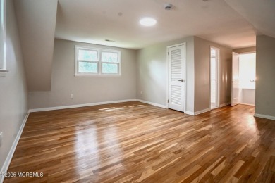 Move right in to this beautifully renovated 4-bedroom, 3 on Hollywood Golf Club in New Jersey - for sale on GolfHomes.com, golf home, golf lot