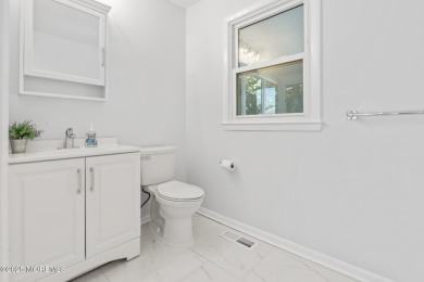 Move right in to this beautifully renovated 4-bedroom, 3 on Hollywood Golf Club in New Jersey - for sale on GolfHomes.com, golf home, golf lot
