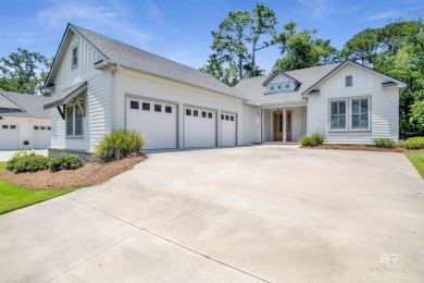 Lovely home in the gated community of Battles Trace with the on Lakewood Golf Club in Alabama - for sale on GolfHomes.com, golf home, golf lot