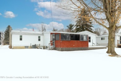 Step into this practical 3-bedroom, 2.5-bath home featuring on Oak Lane Golf Course, Inc. in Michigan - for sale on GolfHomes.com, golf home, golf lot