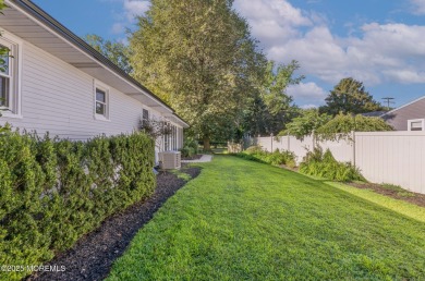Move right in to this beautifully renovated 4-bedroom, 3 on Hollywood Golf Club in New Jersey - for sale on GolfHomes.com, golf home, golf lot